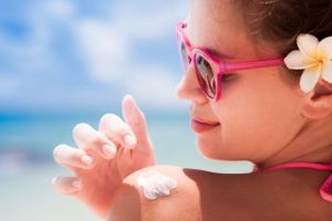 5 beneficii ale cremei de protecţie solară