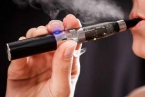 SUA anunta primul deces provocat de valul de imbolnaviri asociate tigaretelor electronice