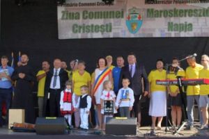 Cristeştiul în haine de sărbătoare. FOTO