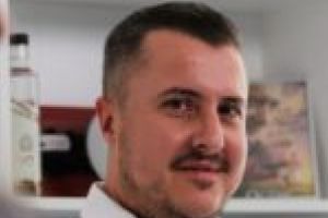 „E garantul echilibrului! Prin intrarea în sursa pentru Cotroceni, România face încă un pas esenţial spre normalitate!”