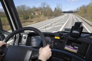 Un nou examen medical pentru şoferii profesionişti. Peste ce testare vor fi nevoiţi să treacă pentru permis
