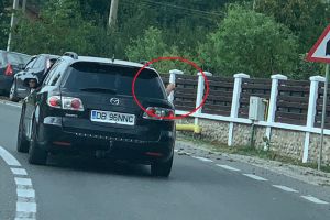RĂZVAD: Un bărbat, înarmat în trafic. Este căutat de poliţie
