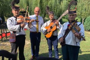 FOTOGALERIE. Rareş Bogdan, „escapadă” în Ţara Oaşului.