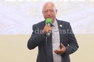40 de ani de activitate:  Alexandru Nicolcioiu si pensionara Gica Micu, despre pornirea instalatiilor Rompetrol Rafinare