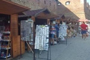 Căsuţele din lemn de la Cetatea Făgăraş au fost vandalizate