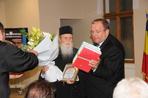 ÎPS Pimen a fost omagiat vineri, la împlinirea venerabilei vârste de 90 de ani