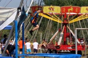 Nu toate au mers ca pe roate. Accident la carusel