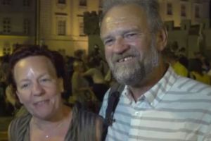 VIDEO FOTO Cuplu britanic la Sibiu la Festivalul Medieval – „Am crezut că suntem în Game of Thrones”