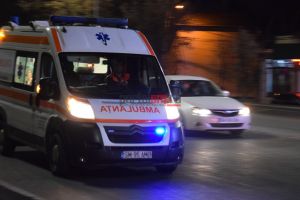 Ambulanţa arată cum a intervenit în cazul tinerei care a căzut de la etajul 7
