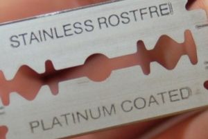 Șocant! Un bărbat a ajuns la spital după ce a înghiţit o lamă de ras