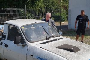 FOTO A început ridicarea rablelor abandonate pe străzile din municipiul Botoşani
