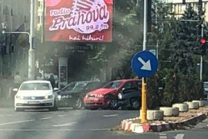 Accident in Ploiesti, in fata Postei din centru. Trei masini implicate
