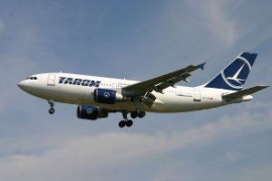 Cuc: Peste 300 de angajati ai Tarom vor fi concediati; daca sunt competenti isi vor gasi alte joburi