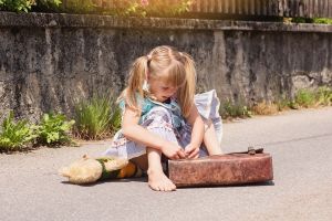 Ghiozdane pentru copiii familiilor vulnerabile aflate în evidenţele Direcţiei de Asistenţă Socială şi Medicală