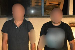 Spărgători prinşi în flagrant în incinta unei societăţi comerciale (FOTO)