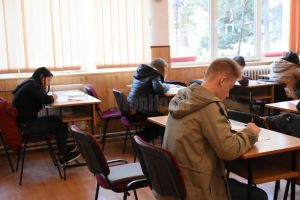 Aproape o treime dintre candidaţi au spus ”Pas” ultimei probe scrise a examenului de ...