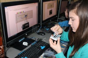 WizKids - Clubul de robotică de la Școala ,,George Voevidca” Câmpulung, pentru elevii ...