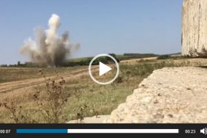 Cum EXPLODEAZĂ o BOMBĂ de 50 de kilograme (FOTO + VIDEO)