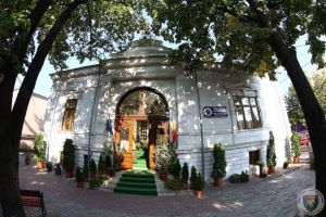 Tabără de pictură şi meşteşuguri tradiţionale pentru copiii de la Școala Populară de Arte Piteşti
