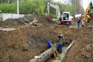 Mii de sibieni fără apă după o avarie la o conductă importantă de la Apă Canal