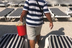 Comertul ambulant din statiunea Mamaia, sanctionat de politistii locali (galerie foto)