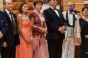 „Roze pe Bega”! Timişoara, pe unduirile armonioase ale romanţelor!
