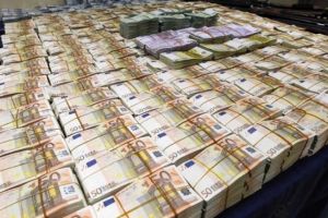 Țara noastră, cea mai generoasă din UE pentru cei de la buget: Datoriile externe ale României cresc odată cu salariile bugetarilor