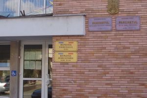 . Dosar penal pentru directorul Direcţiei Silvice Alba. Lopeţi şi combustibil cumpărate pentru interes personal din banii instituţiei