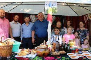 FOTO: Bunătăţi tradiţionale, pentru oaspeţii satului Vişinelu