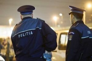 Scandal într-un bar din Satu Mare. Dus la secţie, un scandalagiu a ameninţat şi lovit un poliţist