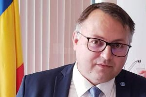 Subsecretarul de stat Cristian Şologon şi directorul Ionuţ Adomniţei, primele opţiuni ale ...