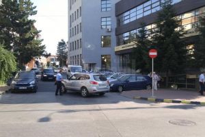 Sute de şoferi, încurcaţi de introducerea sensurilor unice în zona centrală a Sucevei