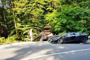 FOTO. McLaren de 100 mii euro făcut praf în Cluj. Șoferul, din Certeze