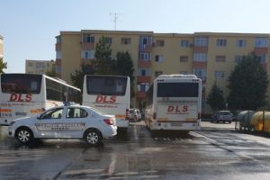 Parcare specială pentru transportul angajaţilor la Uzina Dacia