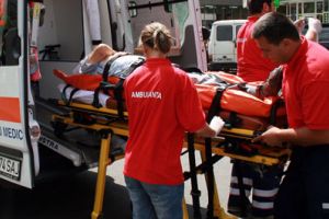 Braileanca acrosata cu oglinda masinii si tarata pe carosabil