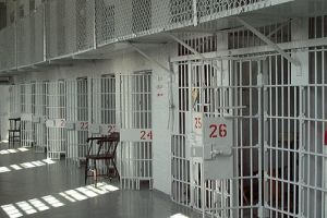 Sătmărean condamnat la un an şi jumătate de închisoare pentru infracţiuni rutiere
