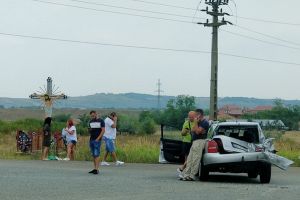 Carambol cu două autoturisme, o autoutilitară şi un autobuz pe DN 1, lângă Săbolciu. Două persoane au ajuns la spital