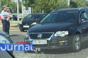 FOTO: Accident pe Cuza Vodă. Un taxi s-a lovit cu un alt autoturism