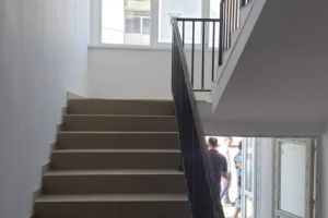 În Piteşti, un bloc de LOCUINȚE SOCIALE care dă clasă multor construcţii private!