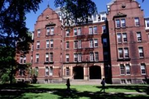 Accesul in SUA al unui student palestinian admis la Harvard, refuzat pe baza postarilor prietenilor pe retelele de socializare
