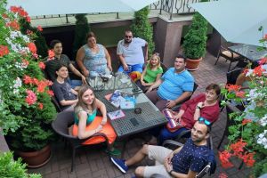 Dacă iubeşti cititul vino la clubul de lectură „O Carte pe Lună” Arad! Cum se desfăşoară ediţia #31