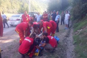 Bărbat găsit inconştient în pădure, preluat de elicopterul SMURD