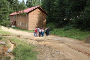 Şeful Salvamont: Păltinişul are peste o jumătate de turişti iarna, care vin la schi