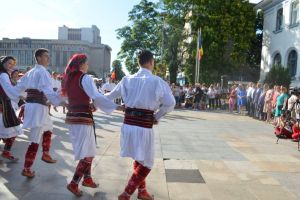 Începe Festivalul Internaţional de Folclor „Carpaţi, Argeş, România”