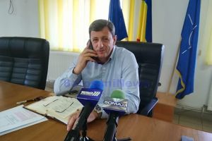 Locuitorii din Cătămărăşti Deal, revoltaţi că nu mai au maxi-taxi până la Botoşani. Verginel Gireadă ameninţă cu proteste, dacă problema nu va fi rezolvată