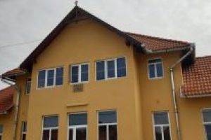 Acoperişul Centrului Cultural „Ioan Ciora” din Zagon a fost refăcut cu sprijin financiar oferit de C.J. Covasna