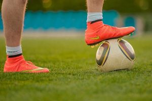 Cum să alegi perechea perfectă de adidaşi de fotbal
