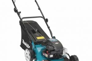 (P) Maşina de tuns iarba pe benzină sau electrică? Avantajele şi dezavantajele ambelor categorii