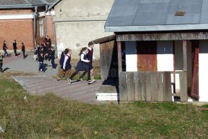 Consiliul Elevilor vrea pază asigurată în toate unităţile de învăţământ