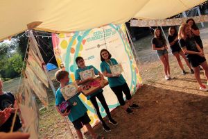 Elevă a şcolii din Pătrăuţi, laureată în cadrul unui concurs naţional de educaţie ...